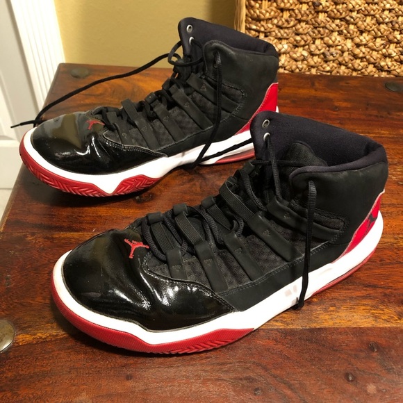 Nike Air Jordan Max Aura Men's Sz 10.5 Shoes Black/Red/White AQ9084-006 - Picture 7 of 11